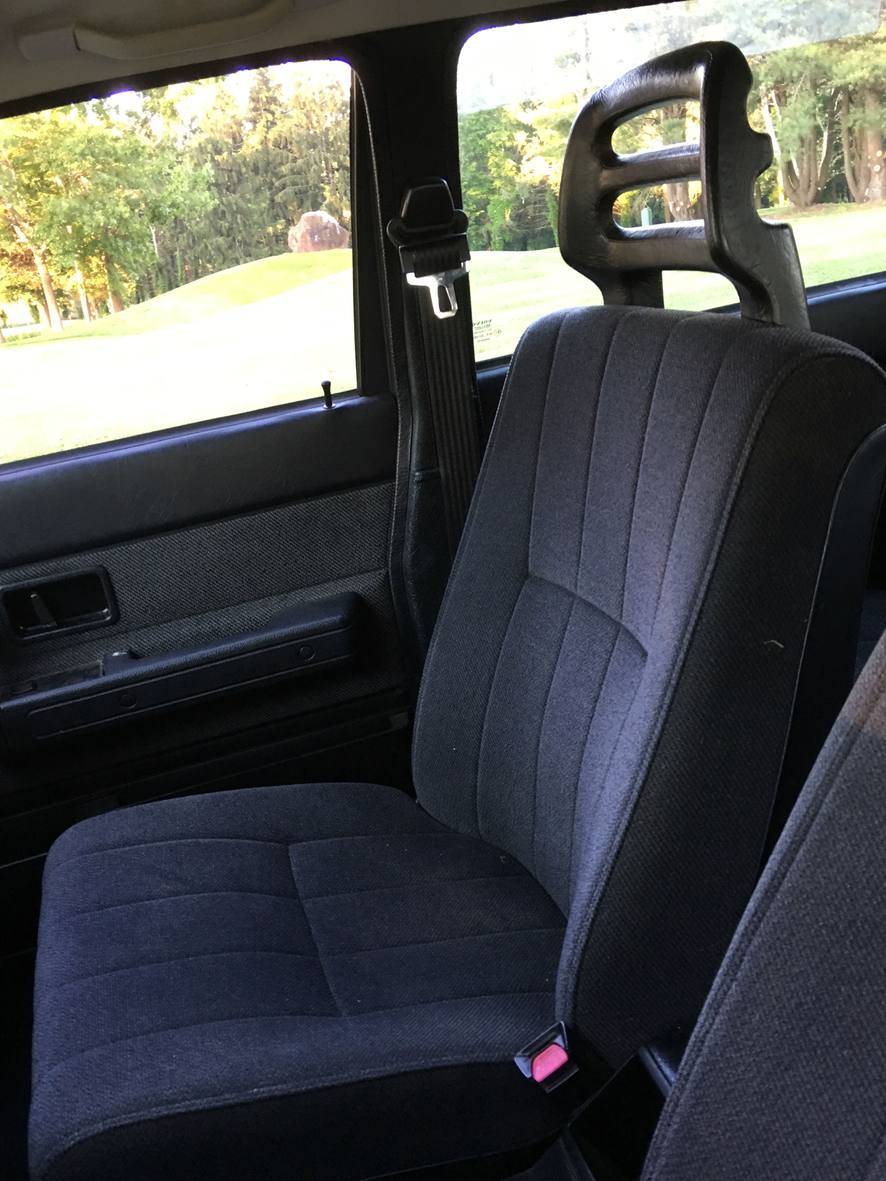 1993 Volvo 240 Wagon – 2.3L B230F Inline-Four, 4-Speed Automatic, Long-Term Original-Owner Car — photo 29